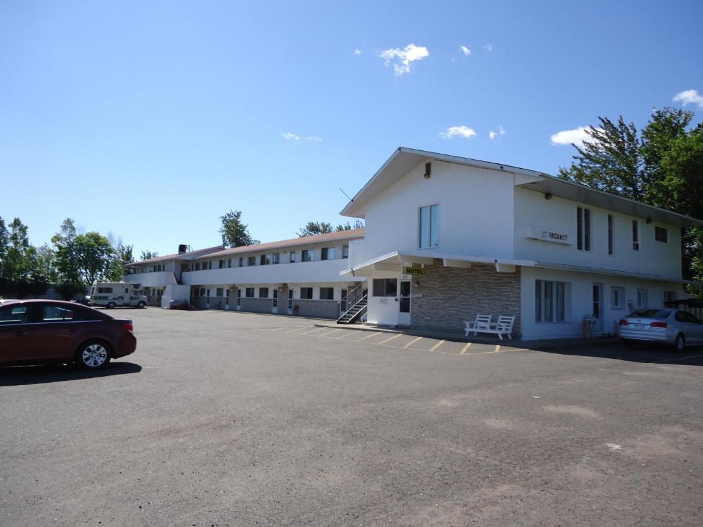 Voyageur Motel Тандер-Бей Екстер'єр фото