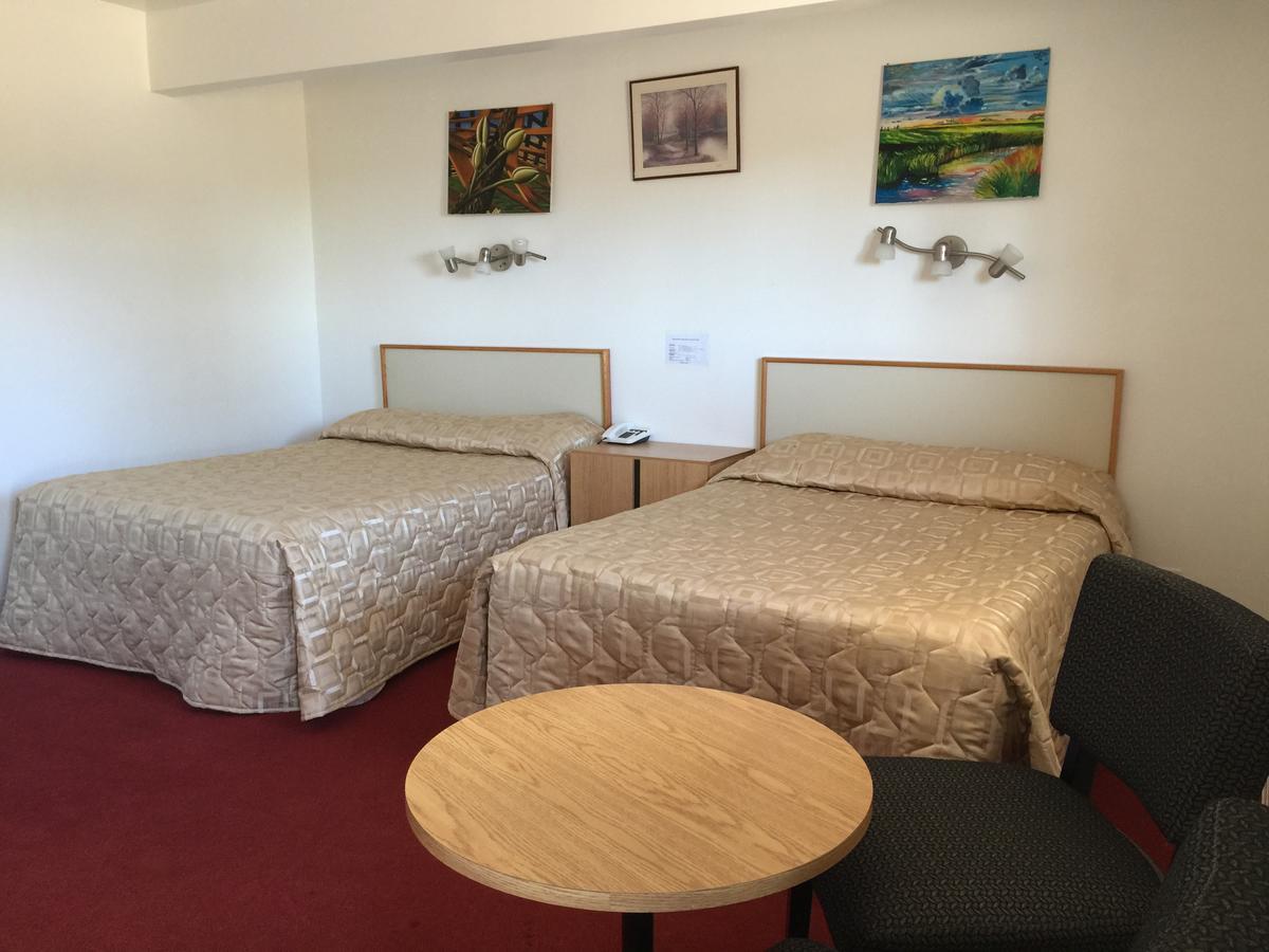 Voyageur Motel Тандер-Бей Екстер'єр фото