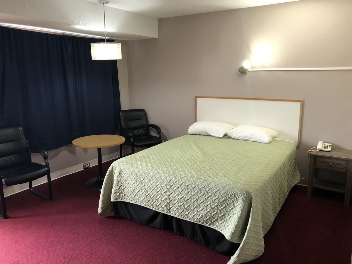 Voyageur Motel Тандер-Бей Екстер'єр фото