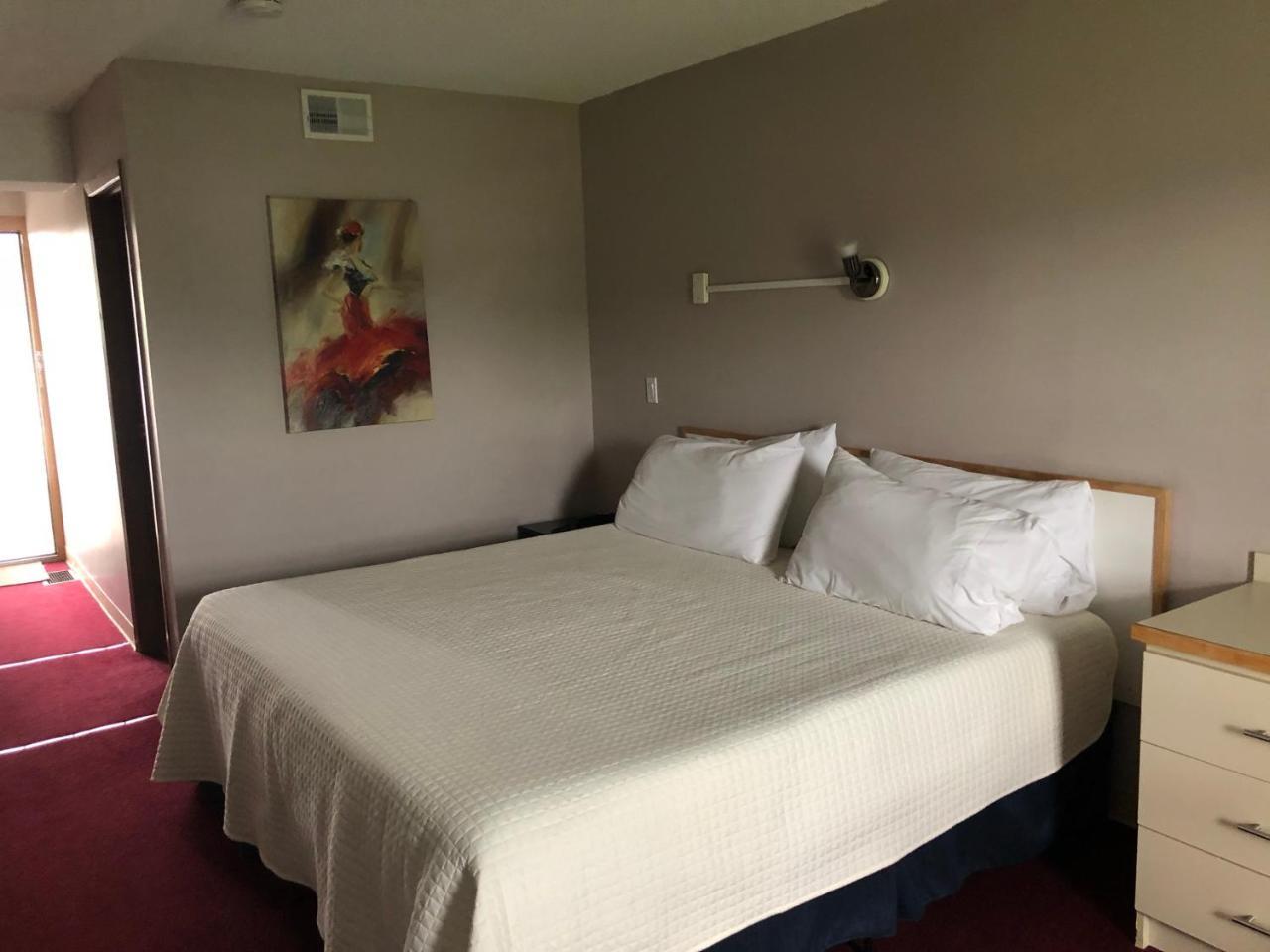 Voyageur Motel Тандер-Бей Екстер'єр фото
